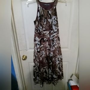 Retro chic Jones Wear Dress w a waist band. High low dress  Size 6 ladies